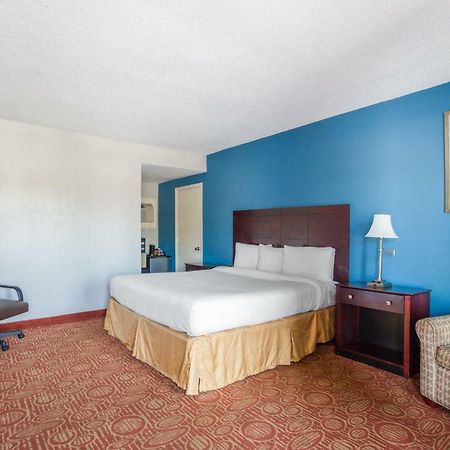 Oyo Hotel Augusta Downtown Room photo